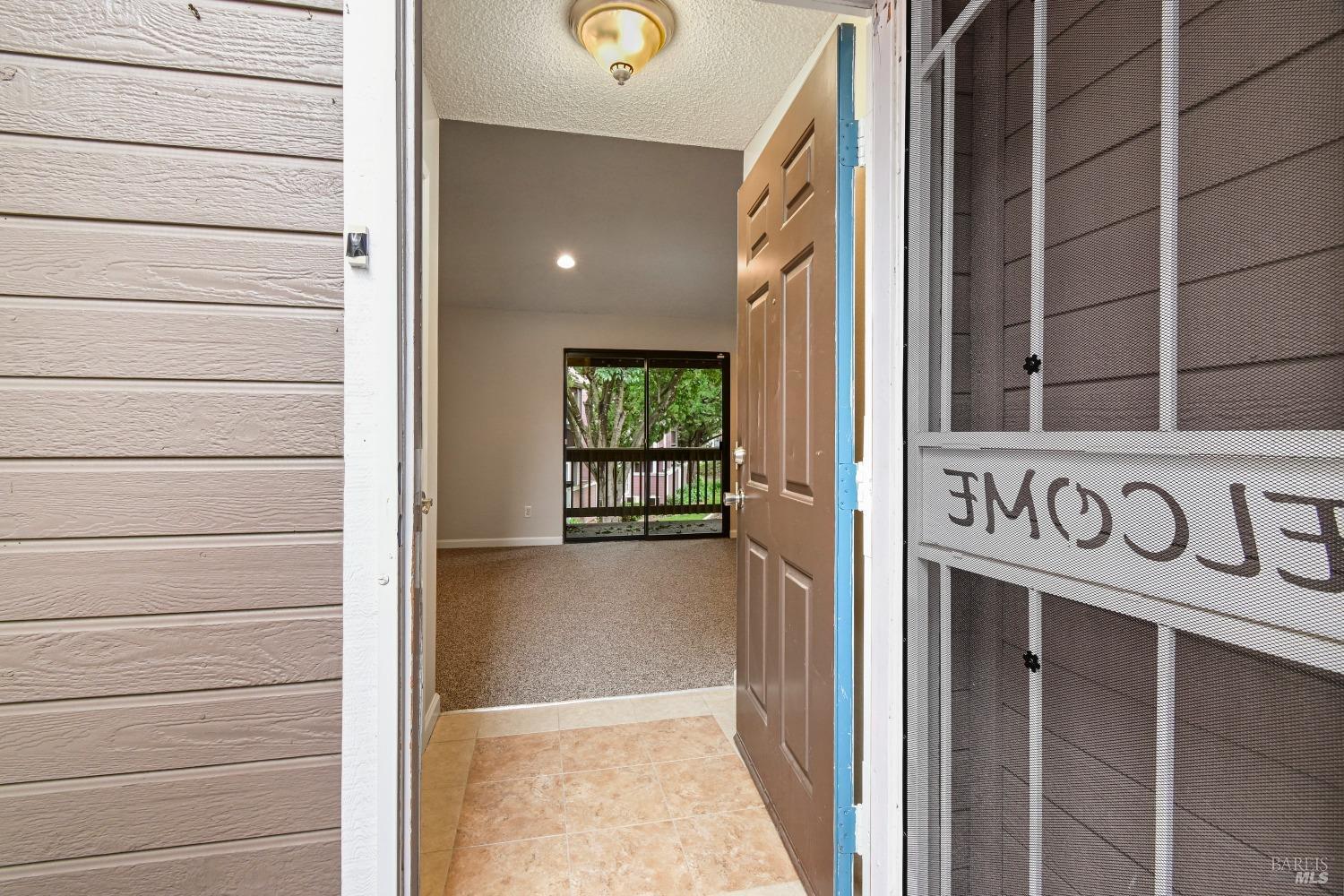 Detail Gallery Image 4 of 32 For 2943 Winding Ln, Antioch,  CA 94531 - 2 Beds | 1 Baths