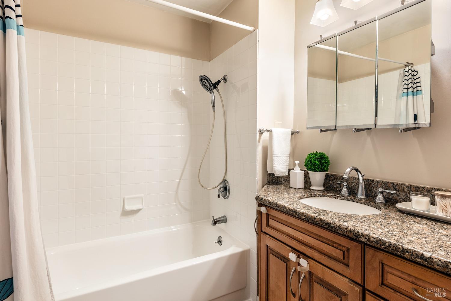 Detail Gallery Image 14 of 15 For 161 Lower via Casitas Unkn, Greenbrae,  CA 94904 - 2 Beds | 1 Baths