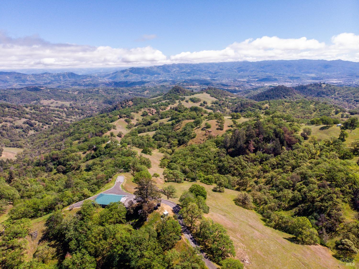 Detail Gallery Image 51 of 91 For 5500 Parducci Rd, Ukiah,  CA 95482 - 3 Beds | 3 Baths