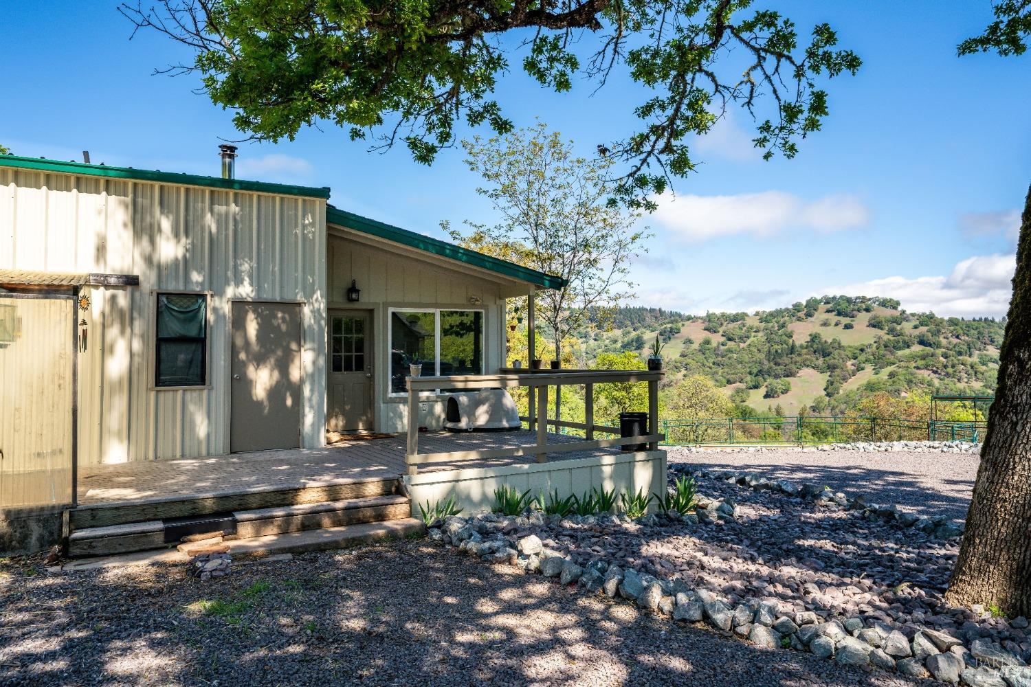 Detail Gallery Image 39 of 91 For 5500 Parducci Rd, Ukiah,  CA 95482 - 3 Beds | 3 Baths