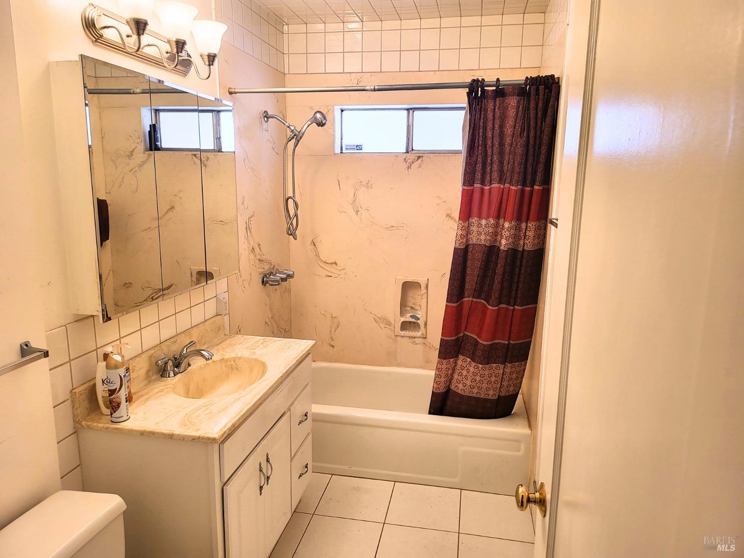 Detail Gallery Image 9 of 17 For 847 Lafayette Ave, San Leandro,  CA 94577 - 2 Beds | 1 Baths