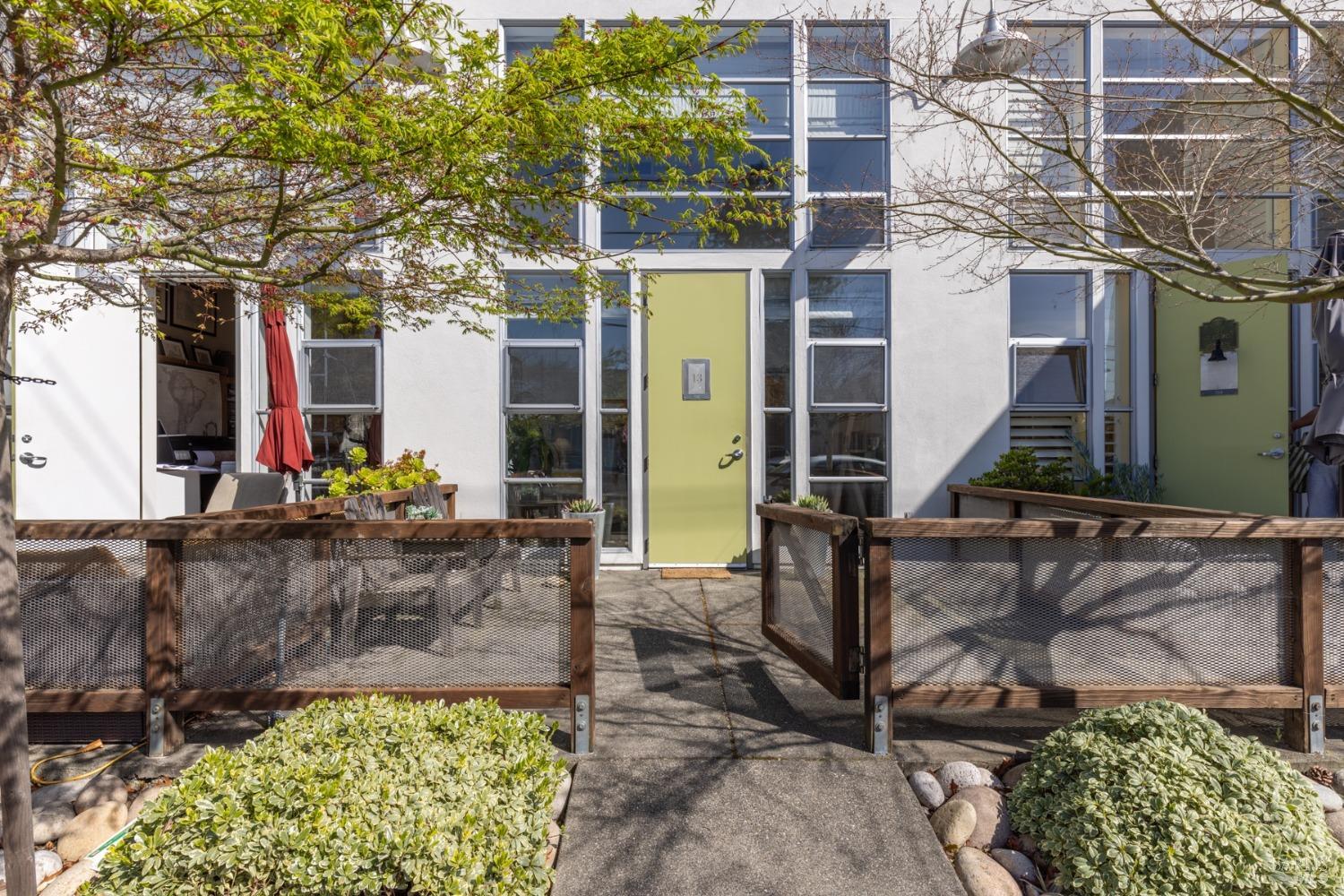 Detail Gallery Image 1 of 1 For 752 1st St #13,  Sonoma,  CA 95476 - 1 Beds | 2 Baths