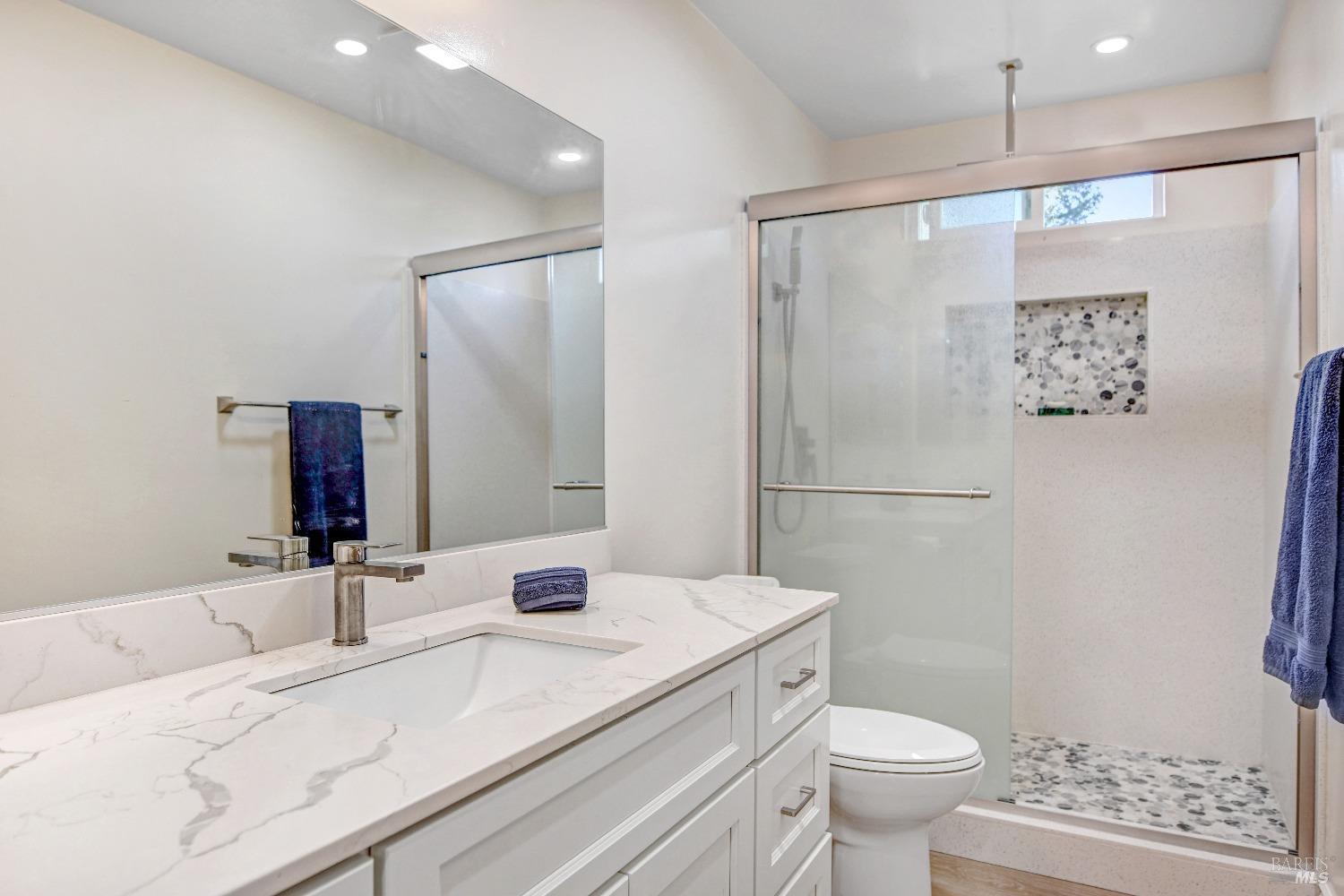 Detail Gallery Image 9 of 28 For 171 Vineyard Cir, Sonoma,  CA 95476 - 2 Beds | 2 Baths