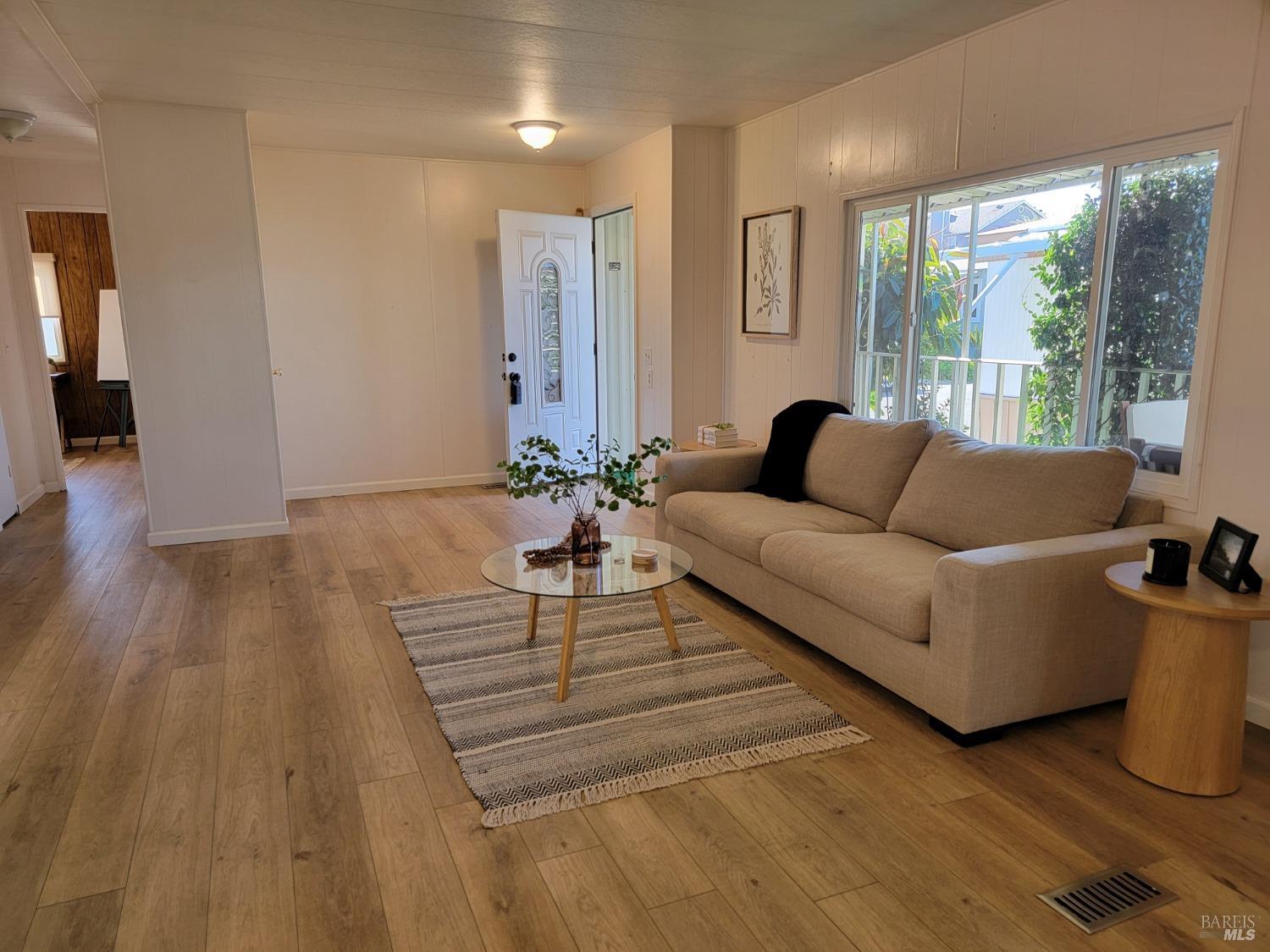 Detail Gallery Image 5 of 21 For 300 East H St 186, Benicia,  CA 94510 - 3 Beds | 2 Baths