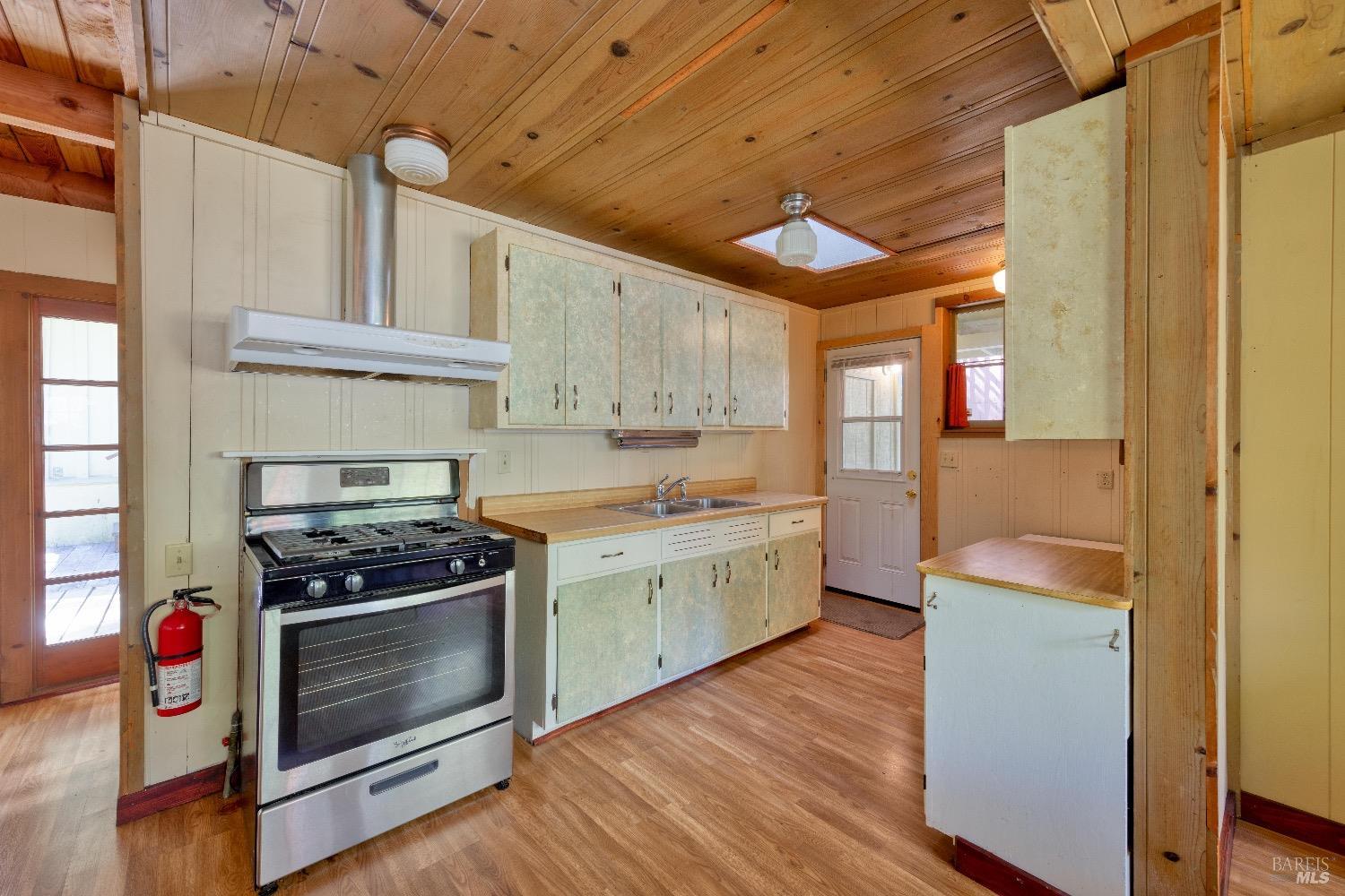 Detail Gallery Image 8 of 27 For 8 Hahn Rd, Cazadero,  CA 95421 - 2 Beds | 1 Baths