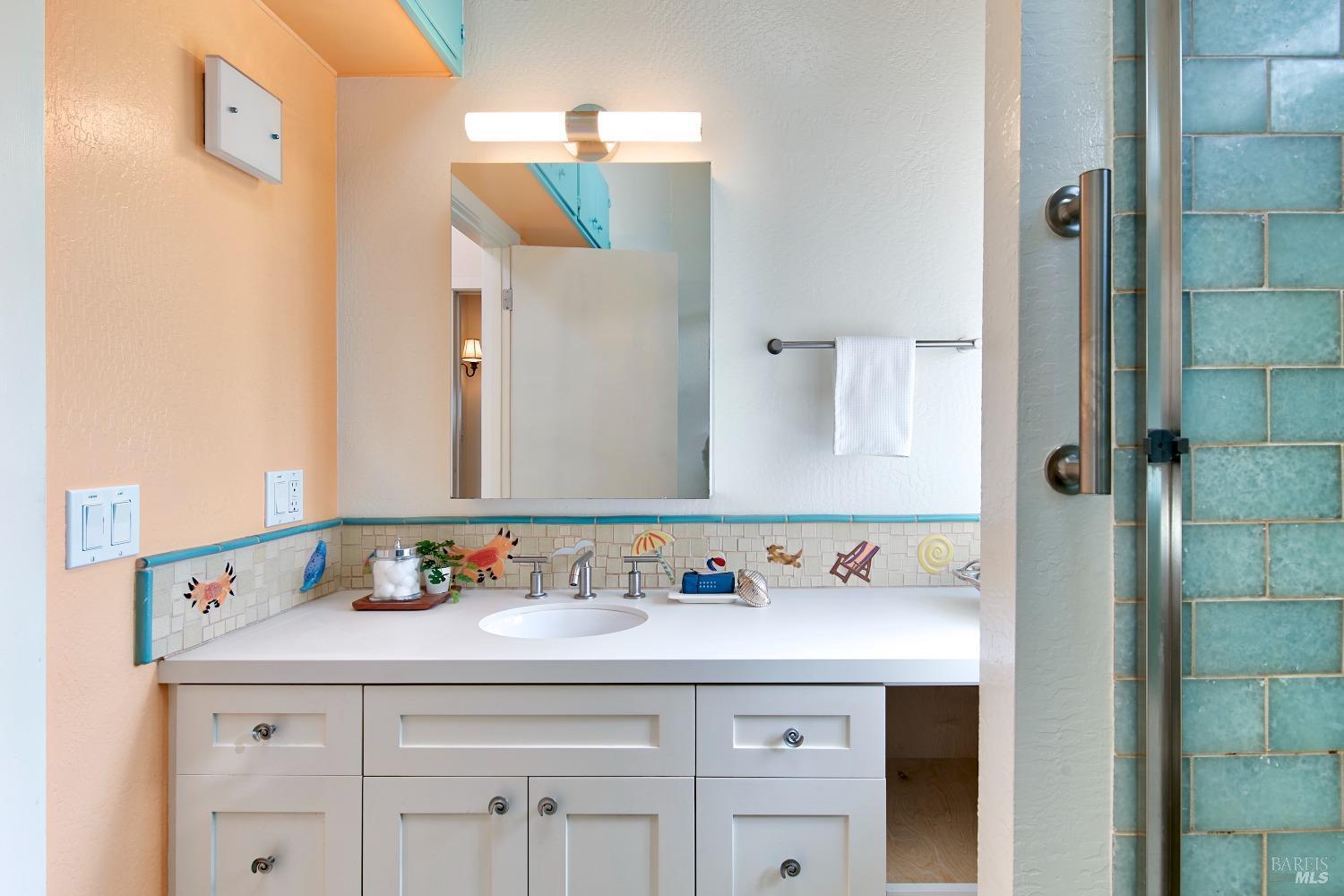 Detail Gallery Image 19 of 32 For 39 W Pier Unkn, Sausalito,  CA 94965 - 2 Beds | 2 Baths