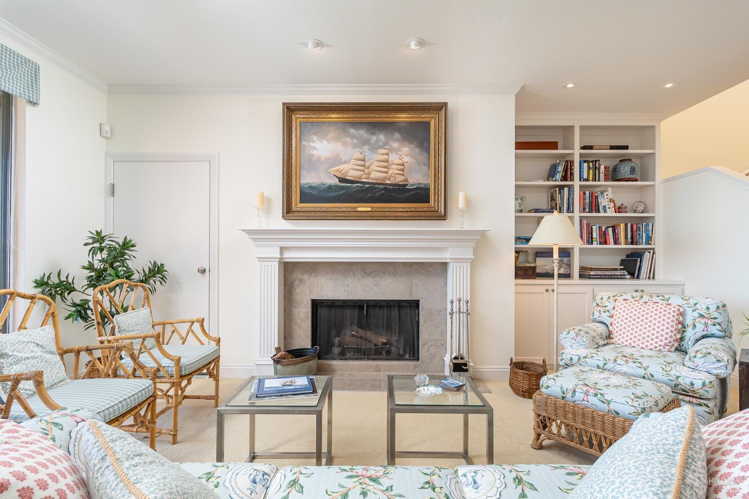 Detail Gallery Image 14 of 42 For 403 Paradise Dr, Tiburon,  CA 94920 - 3 Beds | 2/1 Baths