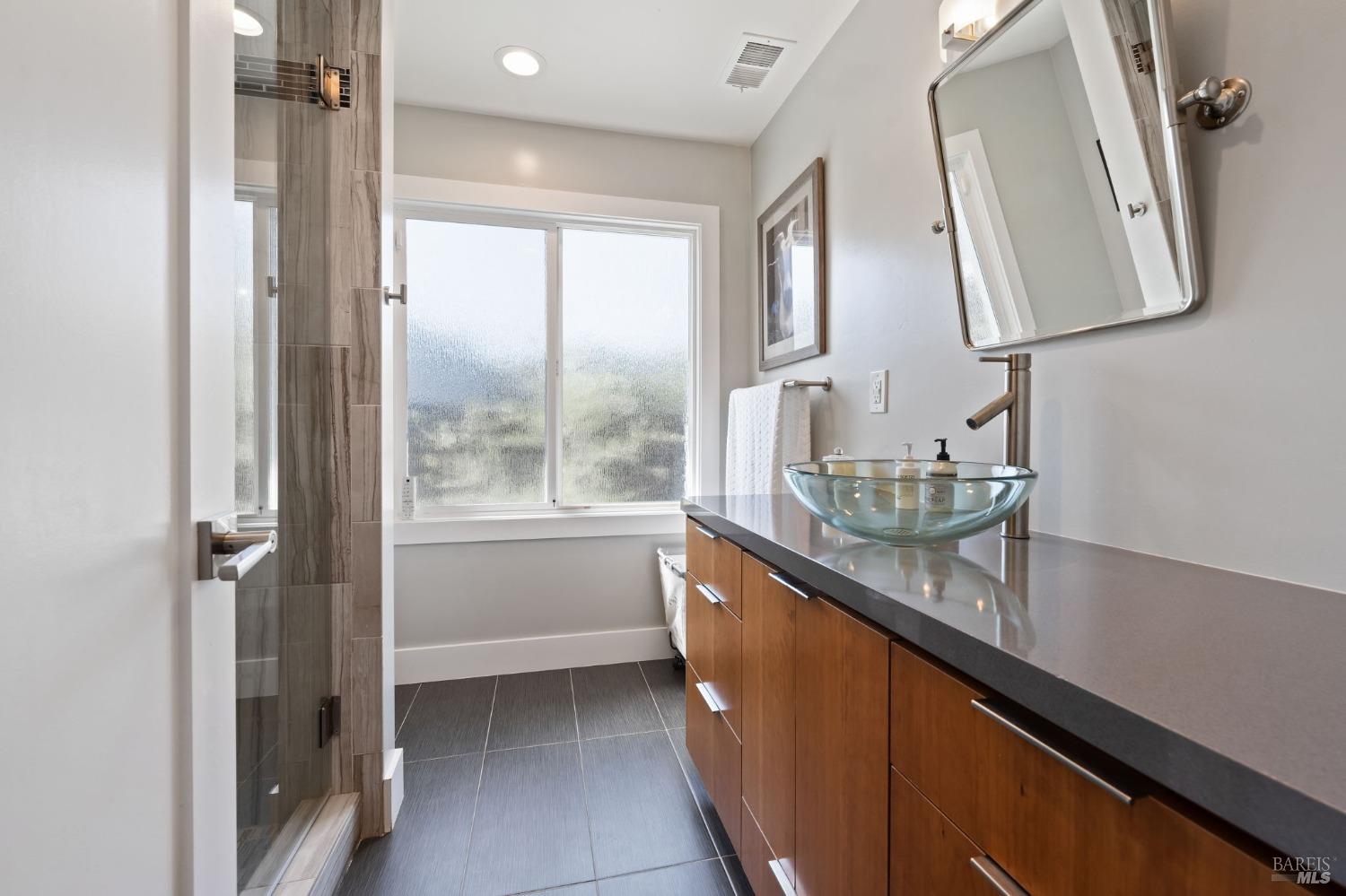 Detail Gallery Image 28 of 54 For 99 Lile Ln, Cloverdale,  CA 95425 - 3 Beds | 2/1 Baths