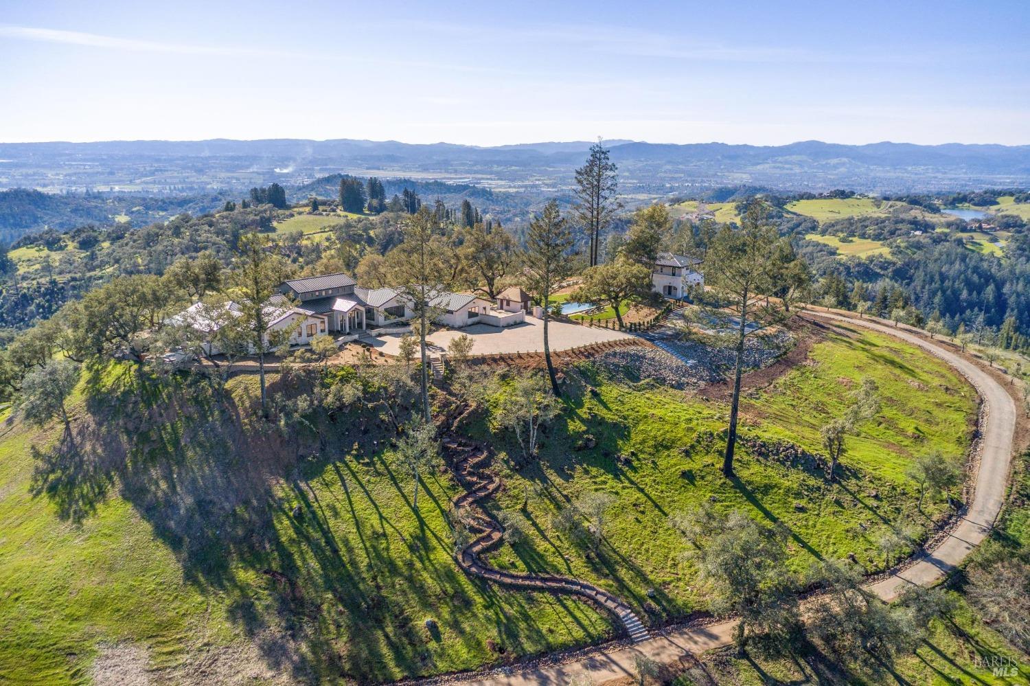 Detail Gallery Image 2 of 99 For 2025 Redwood Hill Rd, Santa Rosa,  CA 95404 - 5 Beds | 6/1 Baths