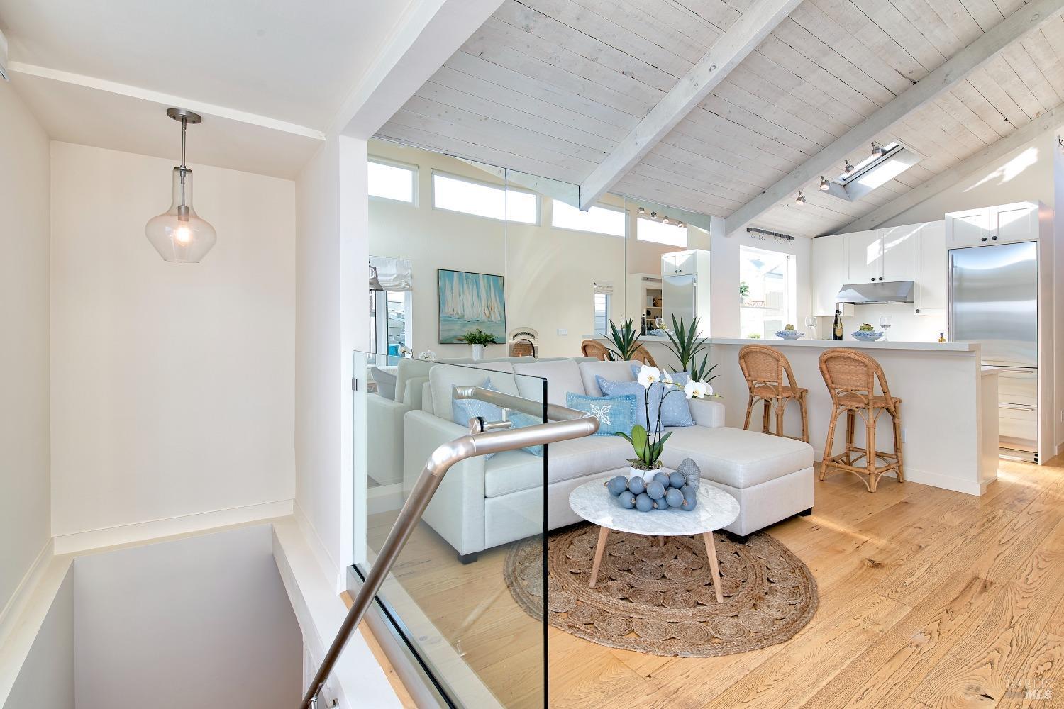 Detail Gallery Image 11 of 32 For 39 W Pier Unkn, Sausalito,  CA 94965 - 2 Beds | 2 Baths