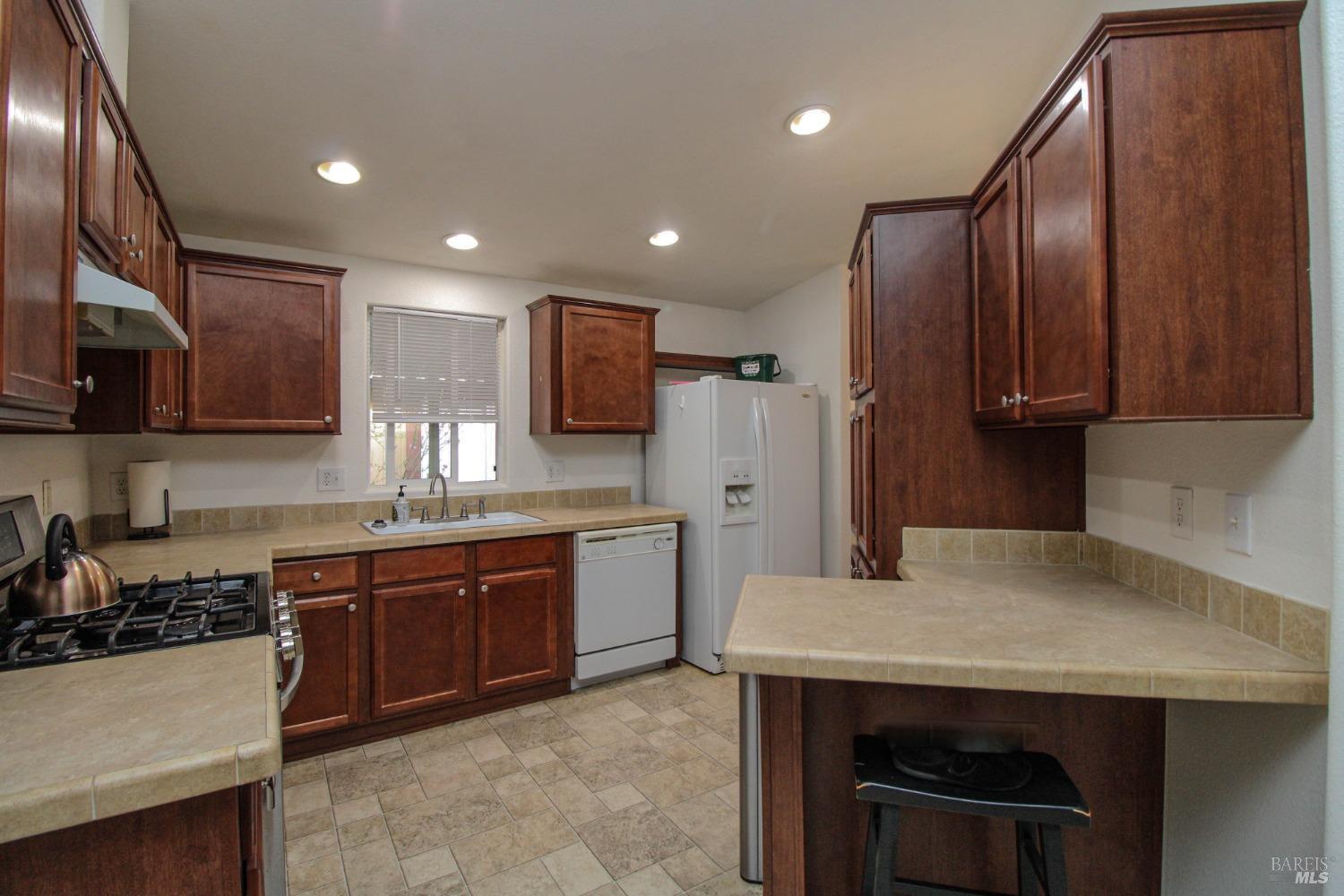 Detail Gallery Image 22 of 44 For 163 Avenida Hidalgo Ave, Vacaville,  CA 95687 - 3 Beds | 2 Baths