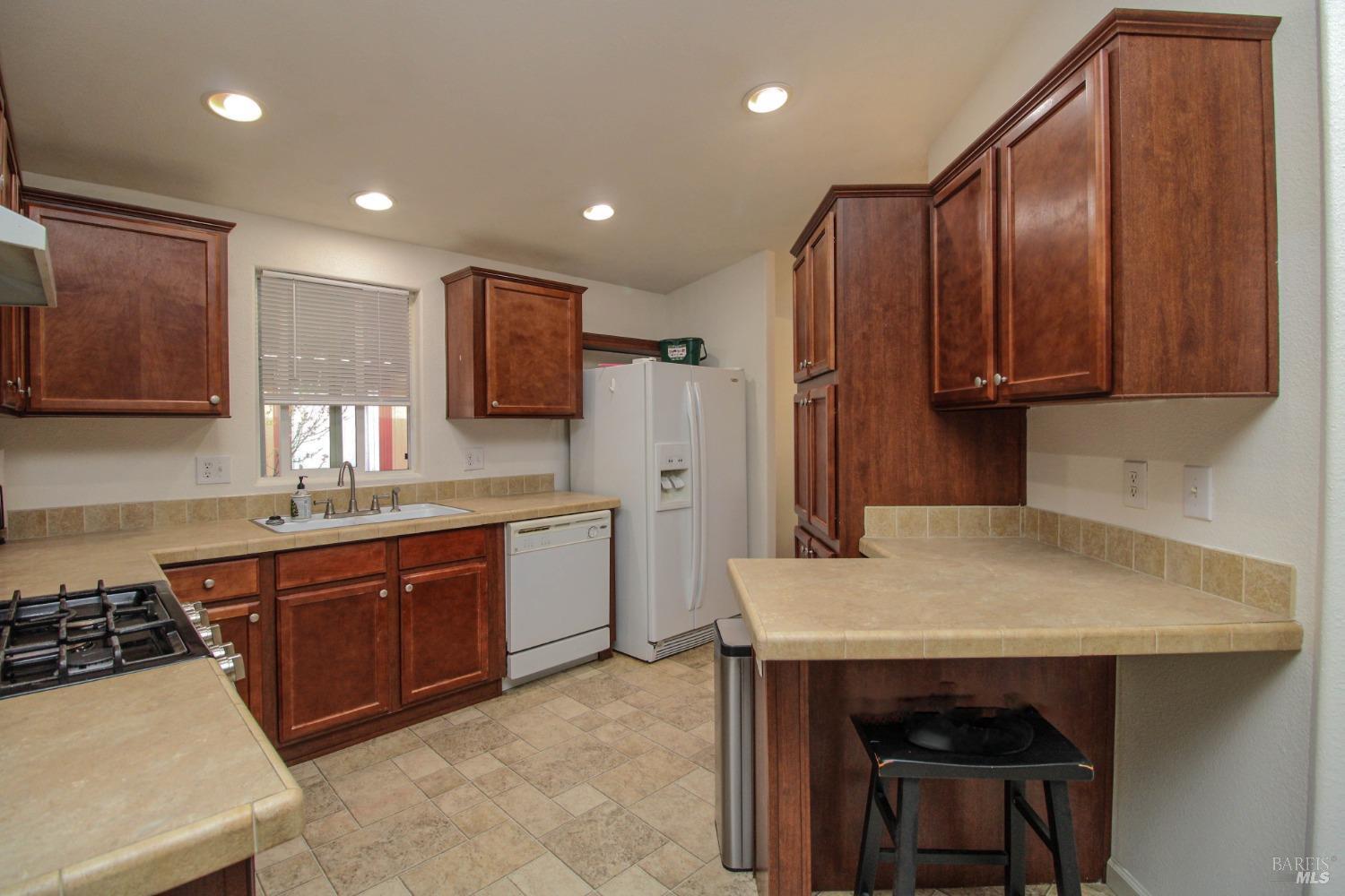 Detail Gallery Image 23 of 44 For 163 Avenida Hidalgo Ave, Vacaville,  CA 95687 - 3 Beds | 2 Baths