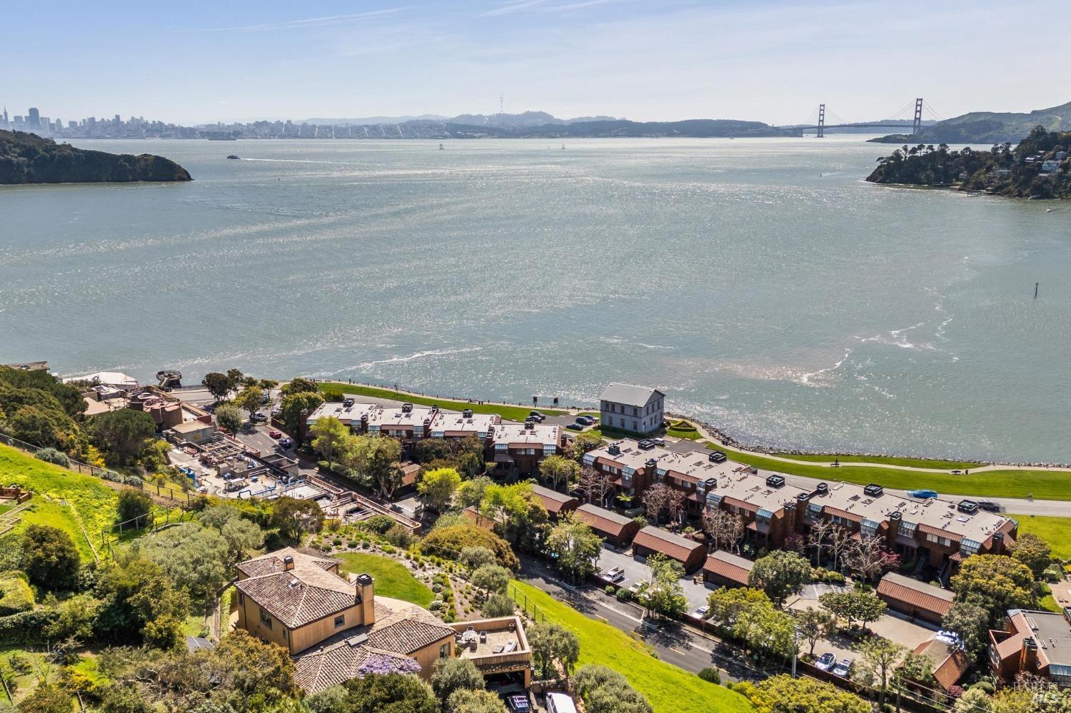 Detail Gallery Image 46 of 50 For 402 Paradise Dr, Tiburon,  CA 94920 - 2 Beds | 2 Baths
