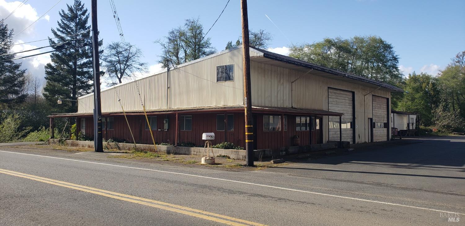 Photo of 750 Center Valley Rd in Willits, CA
