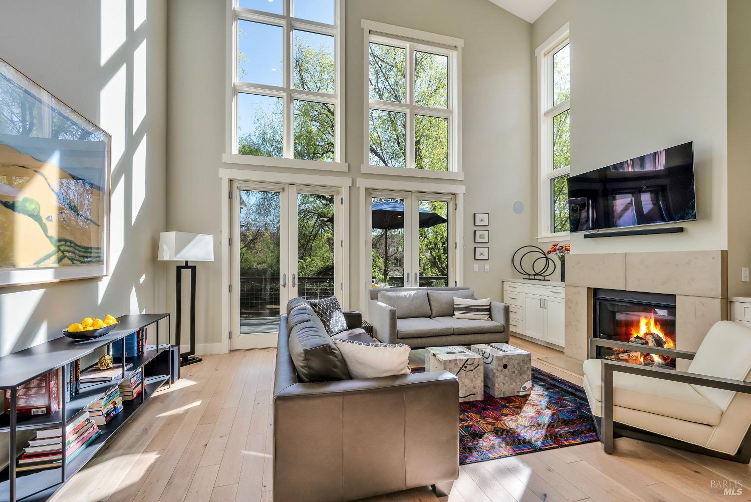 Detail Gallery Image 1 of 1 For 522 Grove St, Healdsburg,  CA 95448 - 2 Beds | 2/1 Baths