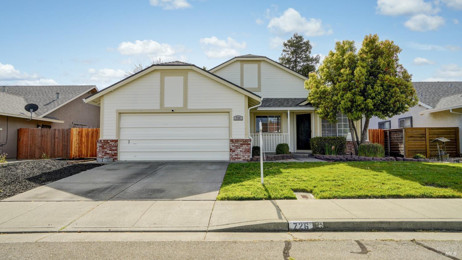 Detail Gallery Image 1 of 1 For 726 Madonna Dr, Suisun City,  CA 94585 - 3 Beds | 2 Baths