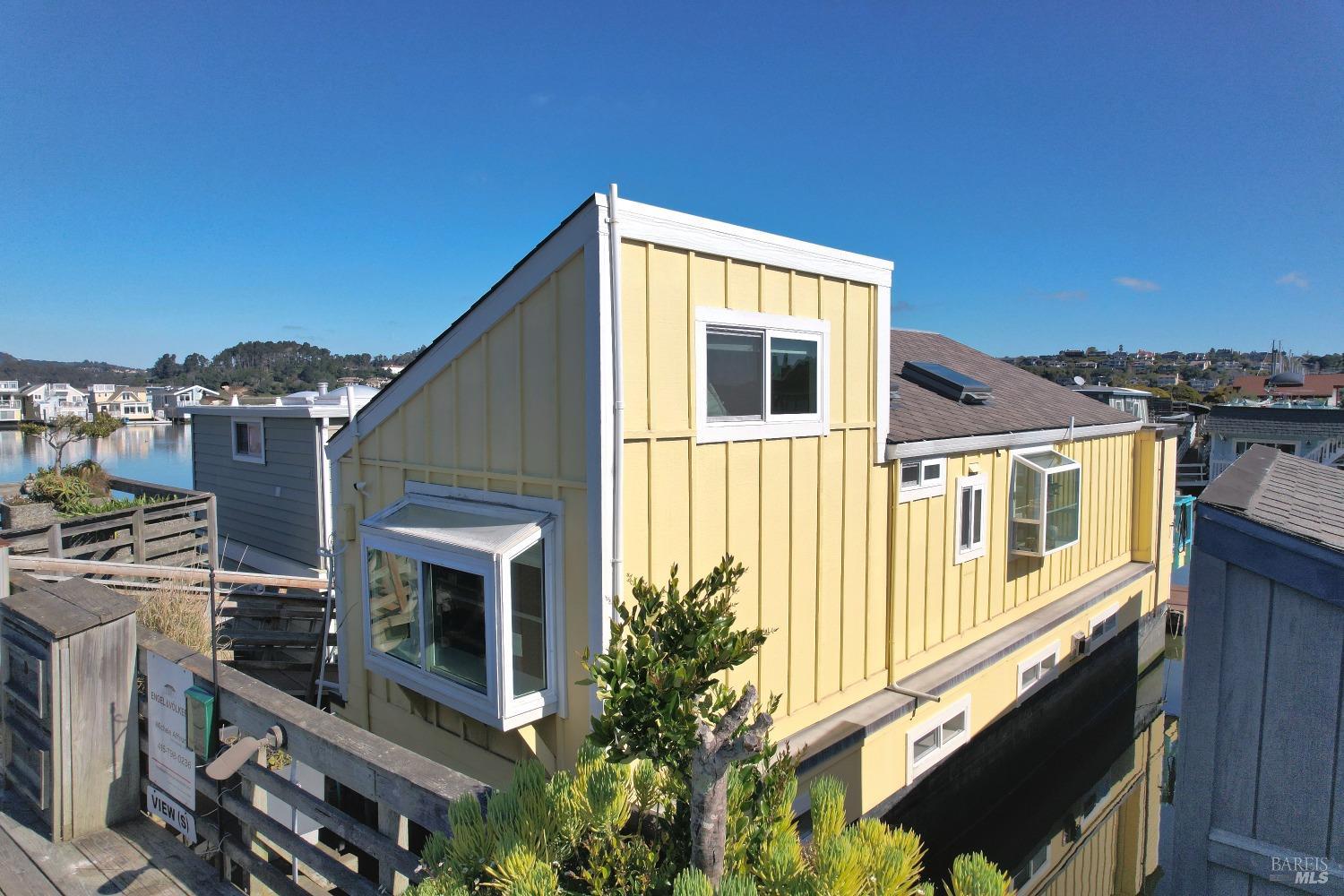 Detail Gallery Image 4 of 32 For 39 W Pier Unkn, Sausalito,  CA 94965 - 2 Beds | 2 Baths