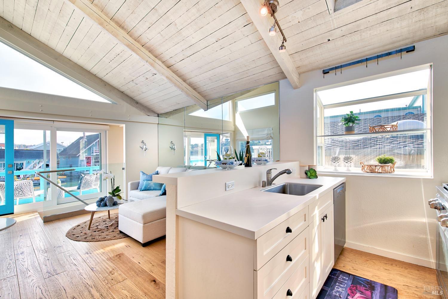 Detail Gallery Image 16 of 32 For 39 W Pier Unkn, Sausalito,  CA 94965 - 2 Beds | 2 Baths