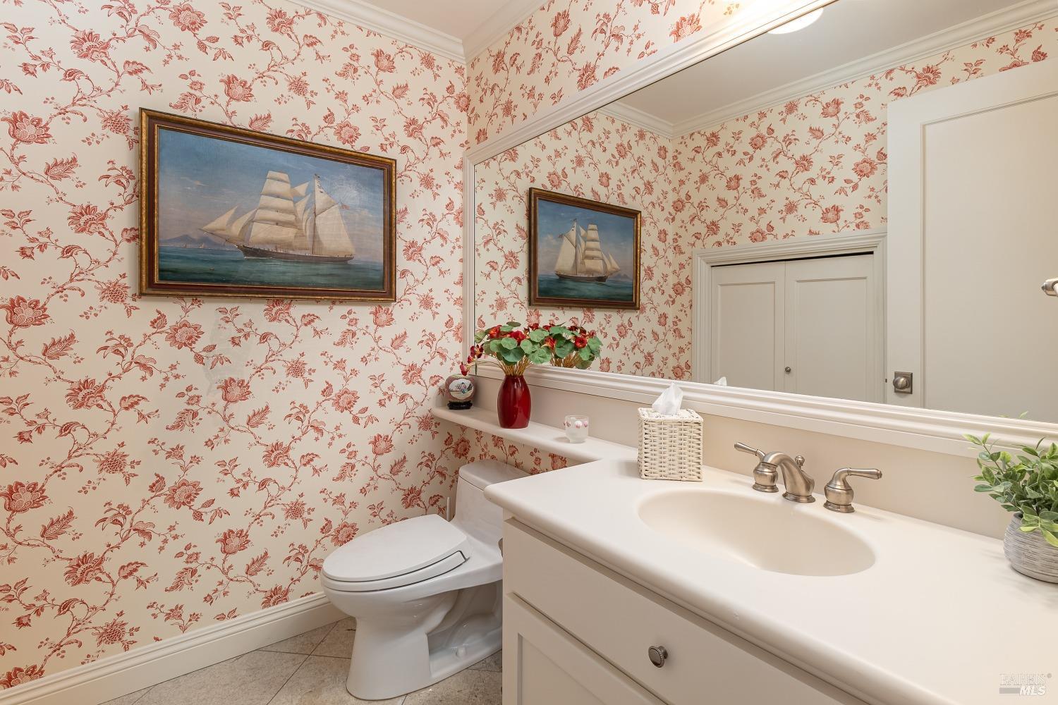 Detail Gallery Image 20 of 42 For 403 Paradise Dr, Tiburon,  CA 94920 - 3 Beds | 2/1 Baths