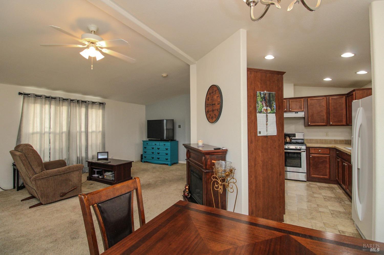 Detail Gallery Image 12 of 44 For 163 Avenida Hidalgo Ave, Vacaville,  CA 95687 - 3 Beds | 2 Baths