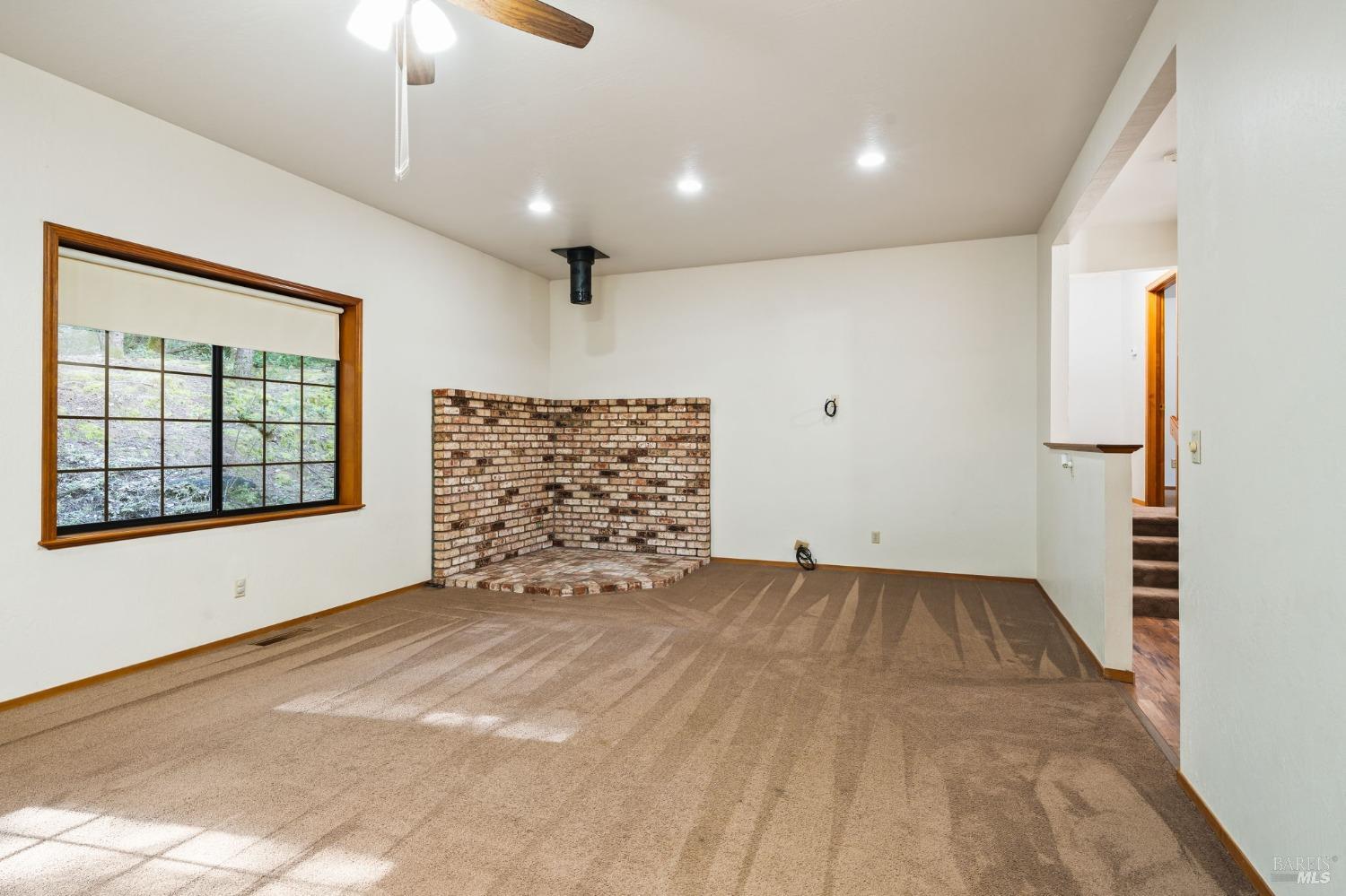 Detail Gallery Image 16 of 38 For 24228 Lilac Rd, Willits,  CA 95490 - 3 Beds | 2/1 Baths