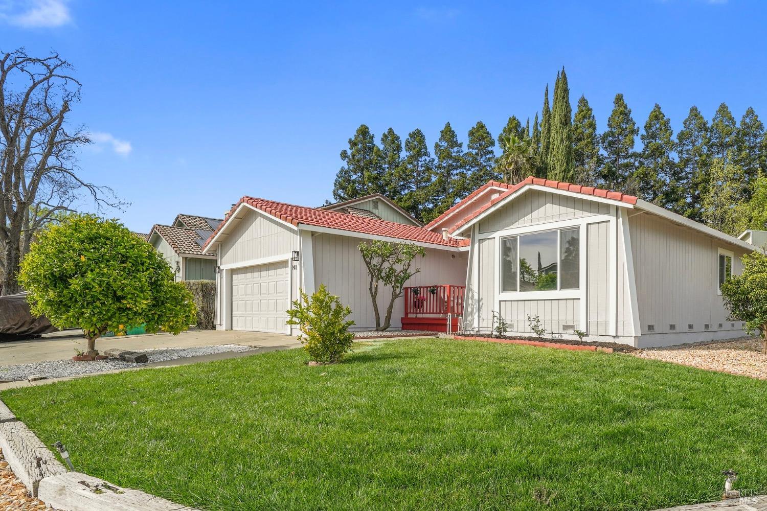 Detail Gallery Image 1 of 1 For 141 Stirling Dr, Vacaville,  CA 95687 - 4 Beds | 2 Baths