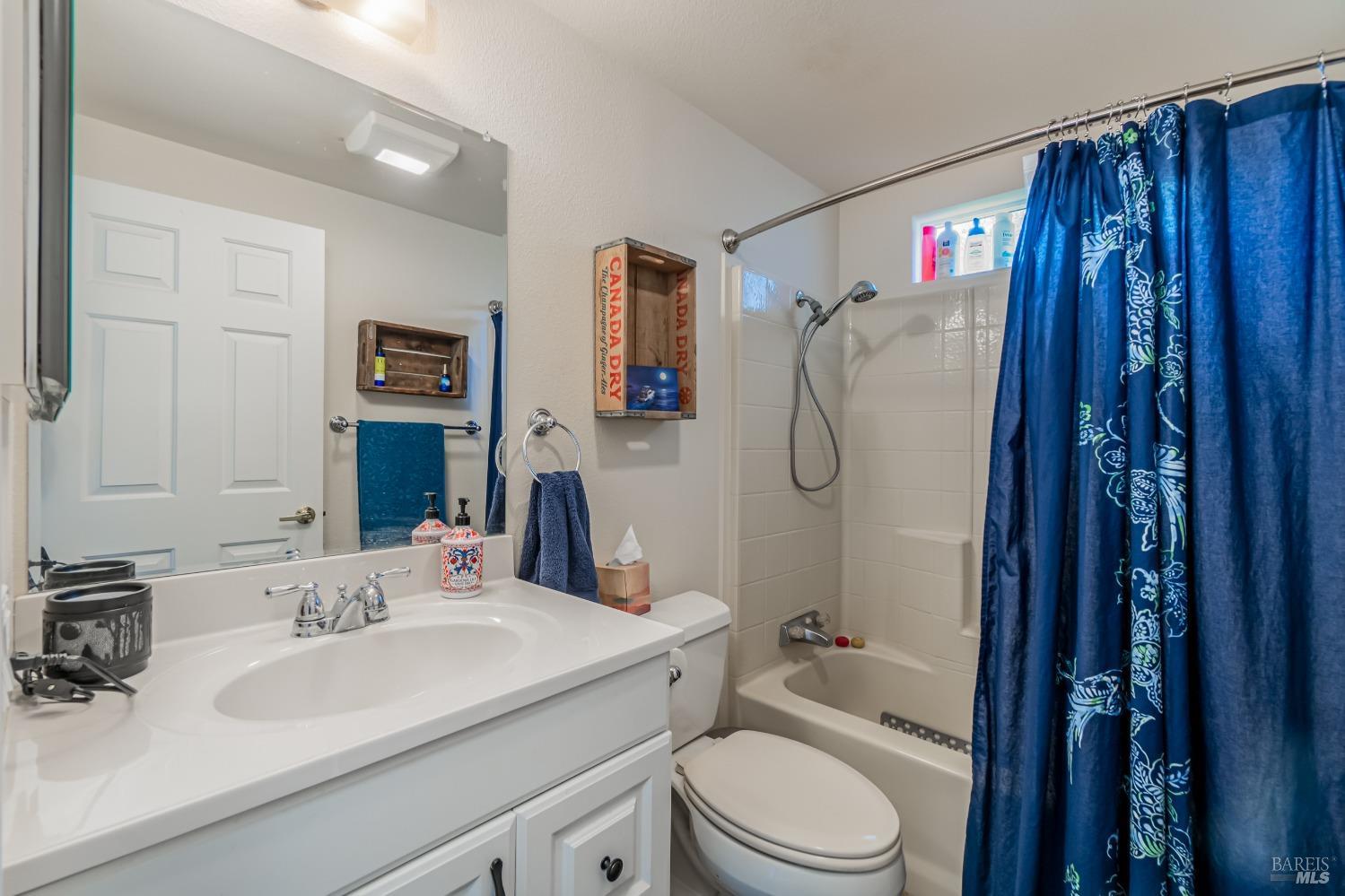 Detail Gallery Image 22 of 52 For 3699 Lakeshore Blvd, Lakeport,  CA 95453 - 3 Beds | 2 Baths