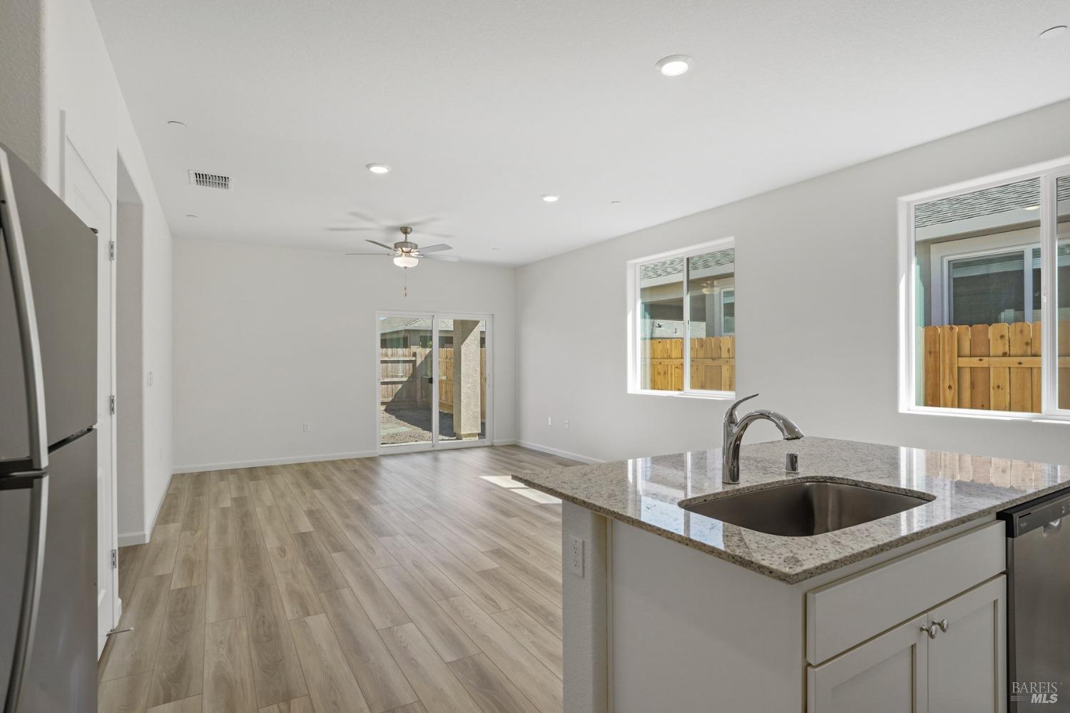 Detail Gallery Image 6 of 17 For 2281 Park Pl, Rio Vista,  CA 94571 - 2 Beds | 2/1 Baths