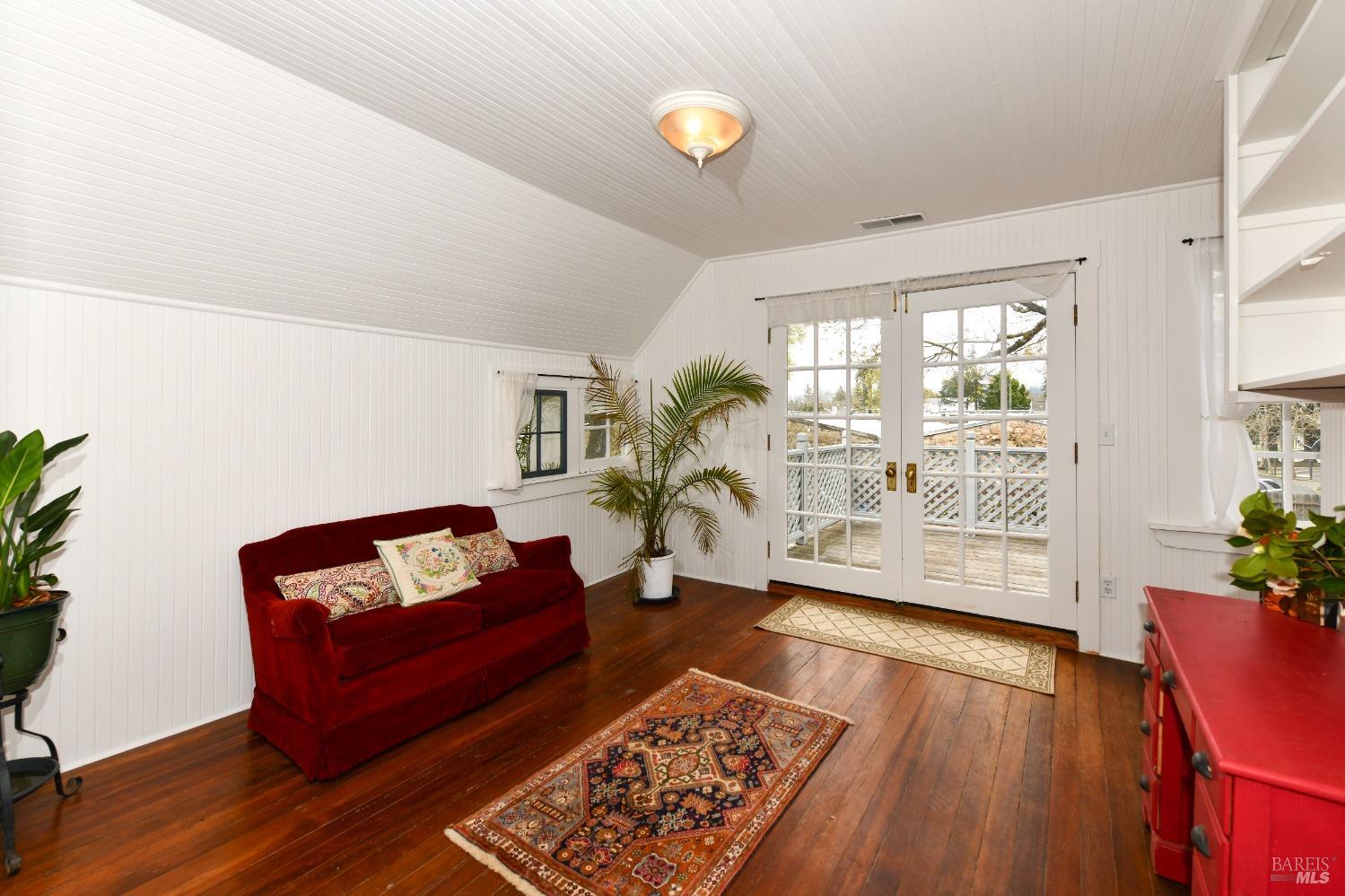 Detail Gallery Image 6 of 30 For 1217 Edwards St, Saint Helena,  CA 94574 - 3 Beds | 2/1 Baths