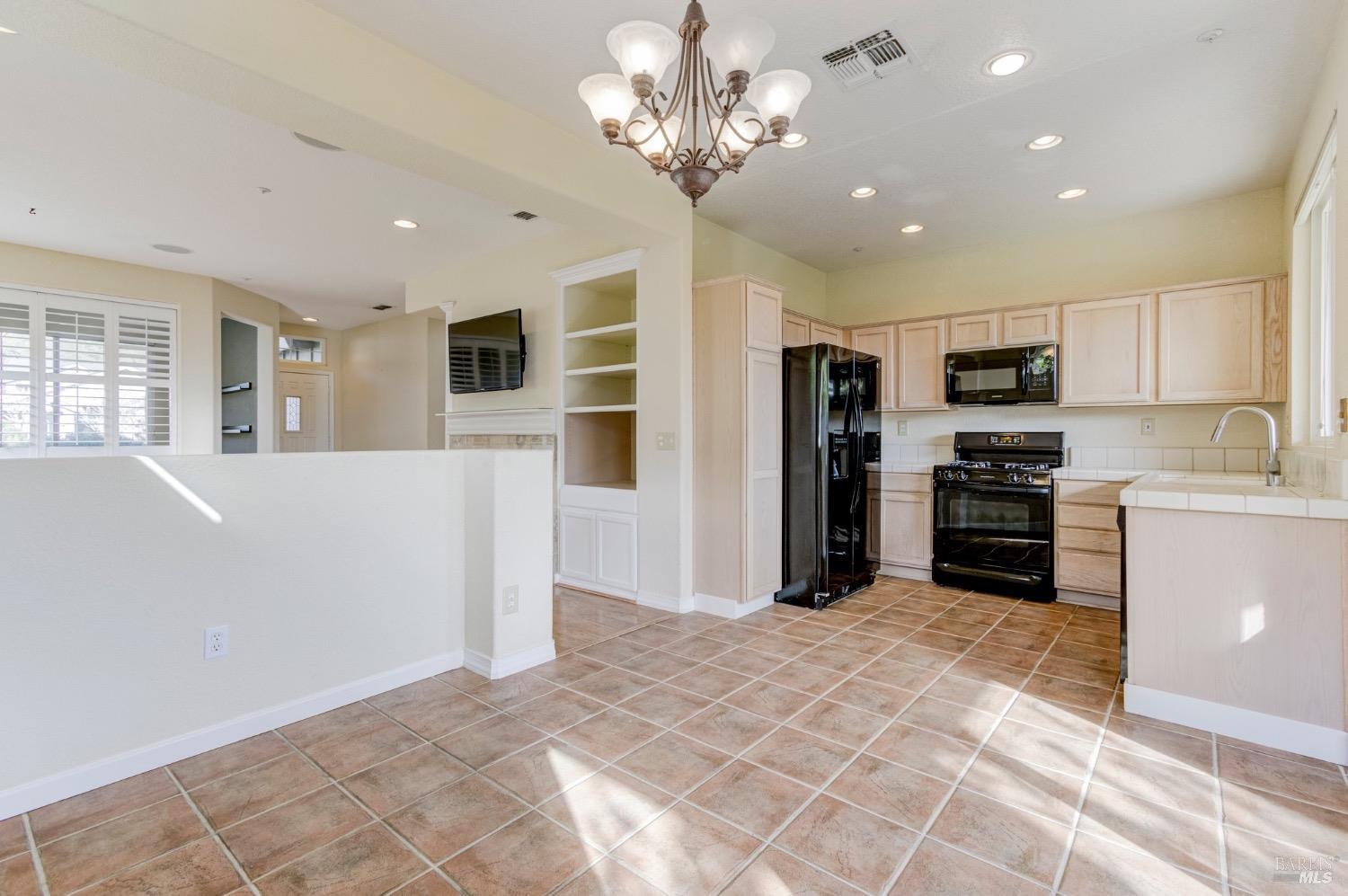 Detail Gallery Image 14 of 34 For 312 Rolling Hill Ct, Cloverdale,  CA 95425 - 2 Beds | 2 Baths