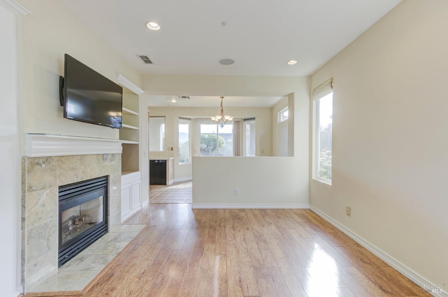 Detail Gallery Image 12 of 34 For 312 Rolling Hill Ct, Cloverdale,  CA 95425 - 2 Beds | 2 Baths