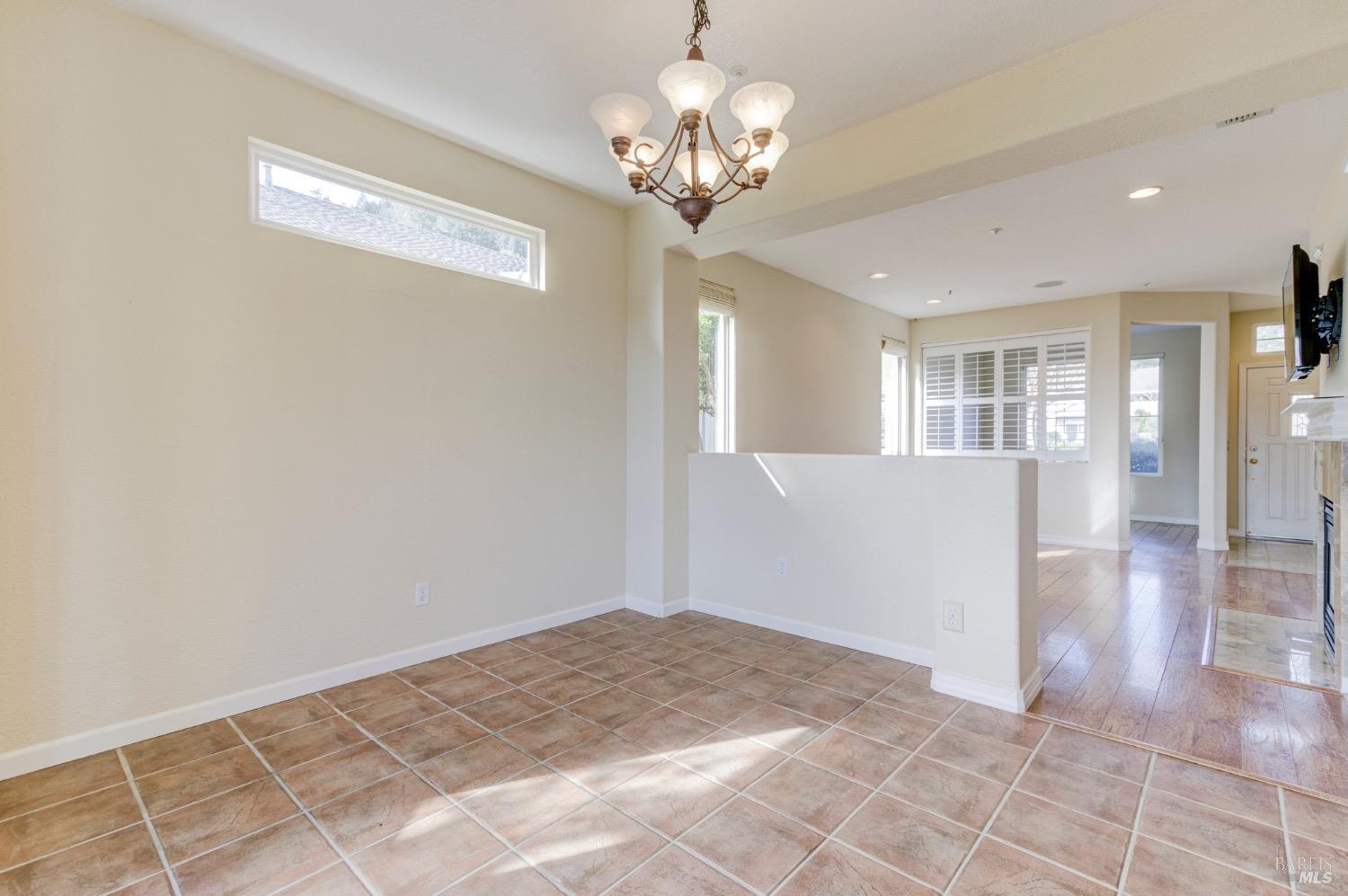 Detail Gallery Image 15 of 34 For 312 Rolling Hill Ct, Cloverdale,  CA 95425 - 2 Beds | 2 Baths