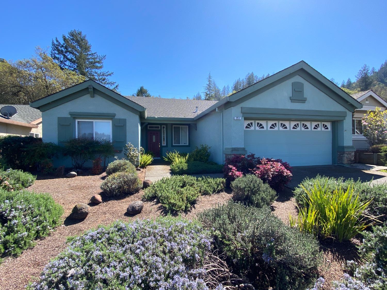 Photo of 257 Red Mountain Dr in Cloverdale, CA