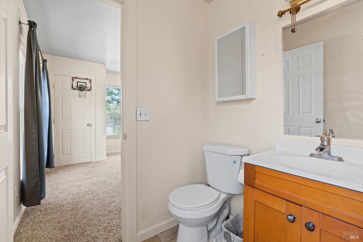 Detail Gallery Image 13 of 30 For 2201 North Rd, Laytonville,  CA 95454 - 2 Beds | 2/1 Baths