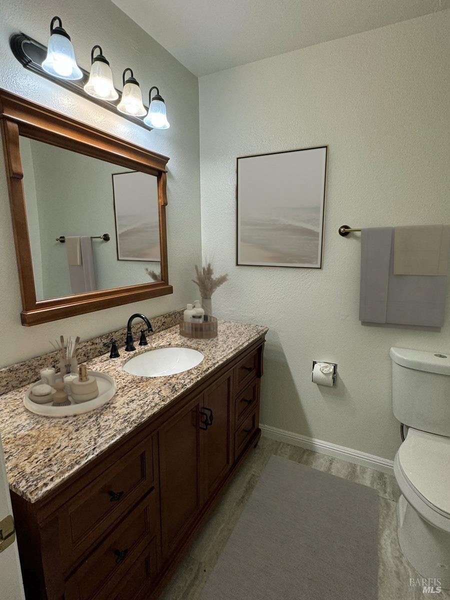 Detail Gallery Image 8 of 12 For 115 Koch Rd, Corte Madera,  CA 94925 - 2 Beds | 2 Baths