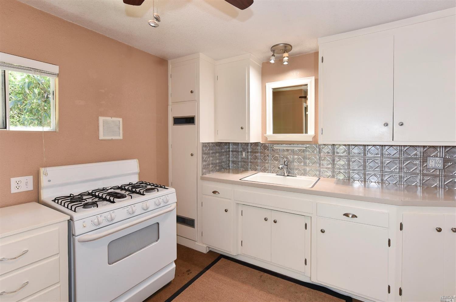 Detail Gallery Image 5 of 8 For 2040 Redwood St, Napa,  CA 94558 - 0 Beds | 1 Baths