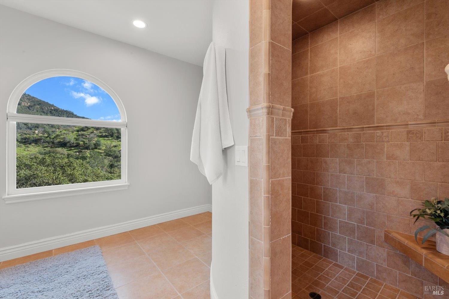 Detail Gallery Image 44 of 68 For 220 Wintergreen Cir, Napa,  CA 94558 - 4 Beds | 3/1 Baths