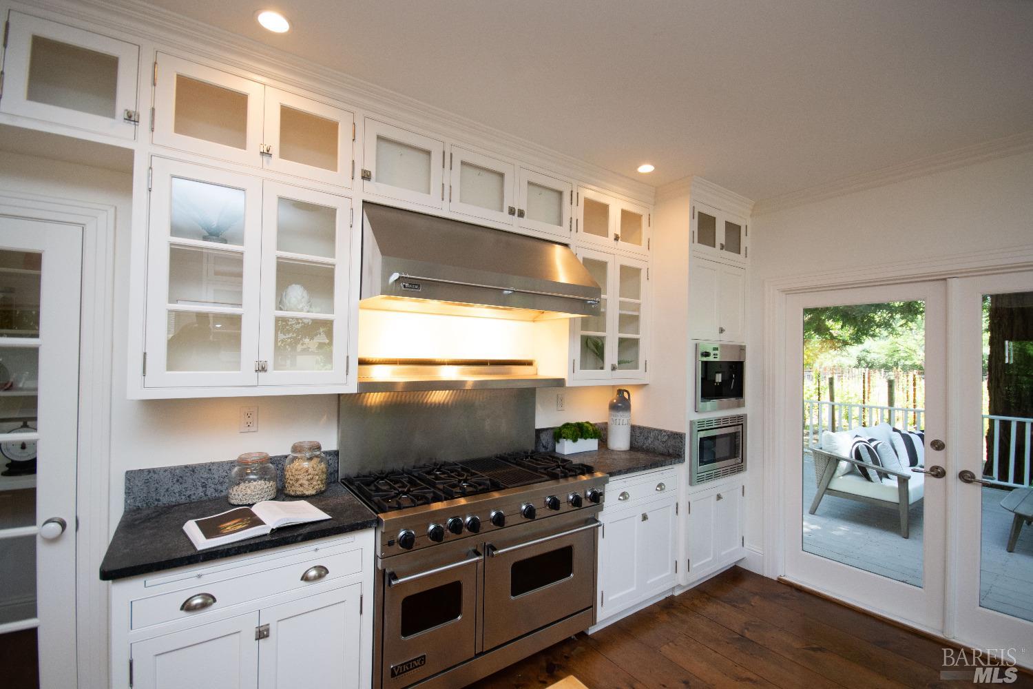 Detail Gallery Image 15 of 69 For 2551 Grant St, Calistoga,  CA 94515 - 6 Beds | 4/2 Baths