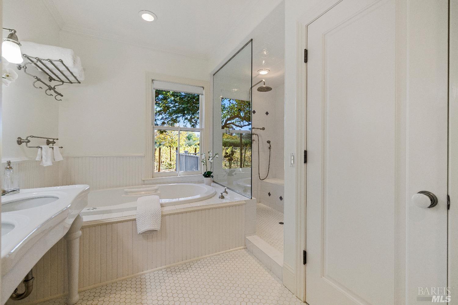 Detail Gallery Image 7 of 69 For 2551 Grant St, Calistoga,  CA 94515 - 6 Beds | 4/2 Baths