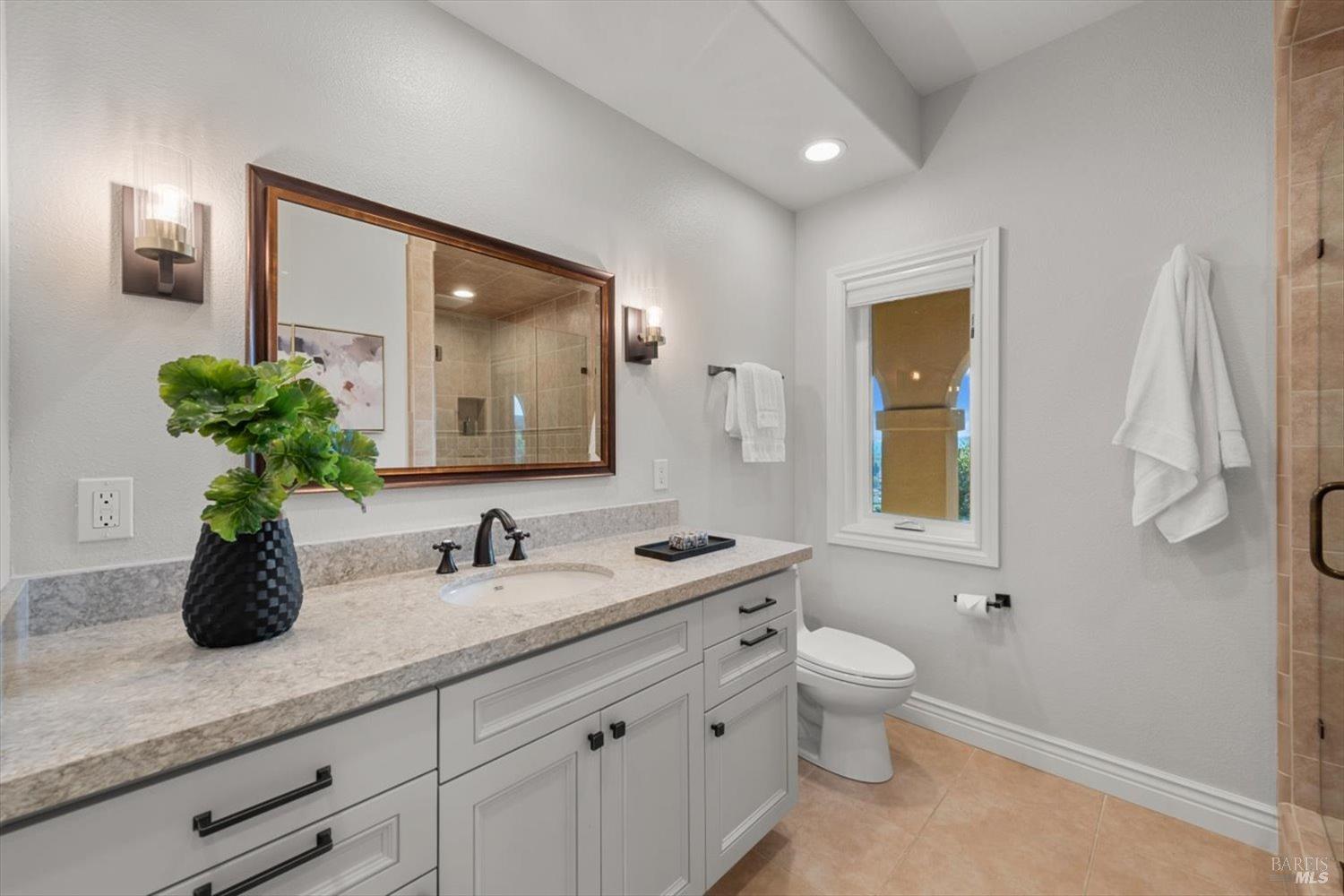 Detail Gallery Image 32 of 68 For 220 Wintergreen Cir, Napa,  CA 94558 - 4 Beds | 3/1 Baths
