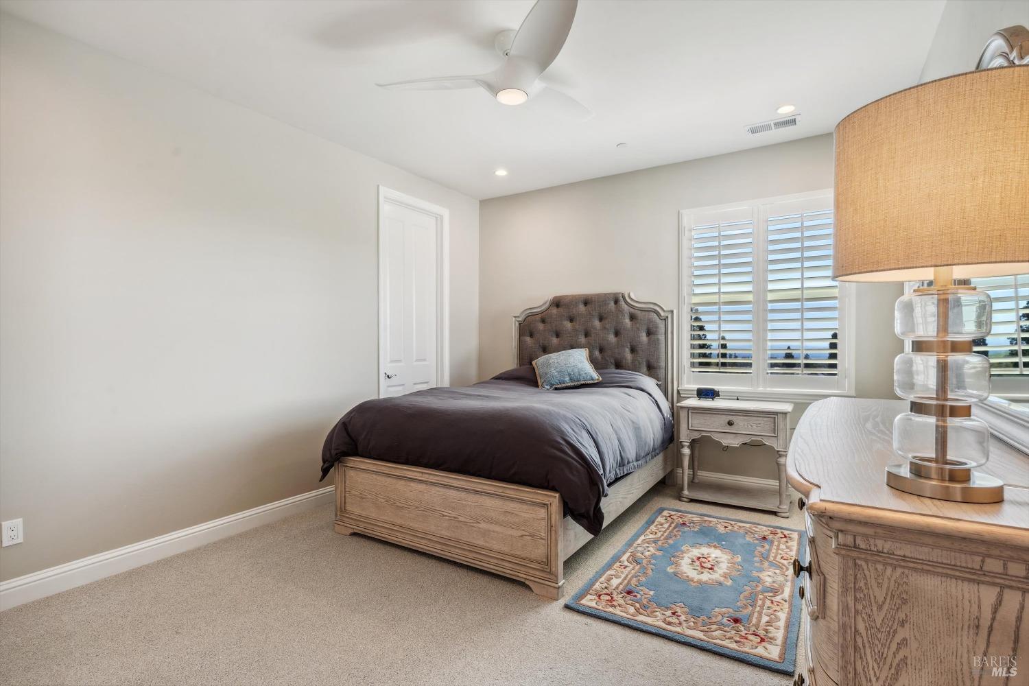 Detail Gallery Image 33 of 57 For 3736 Woodbourne Pl, Santa Rosa,  CA 95403 - 5 Beds | 4/1 Baths