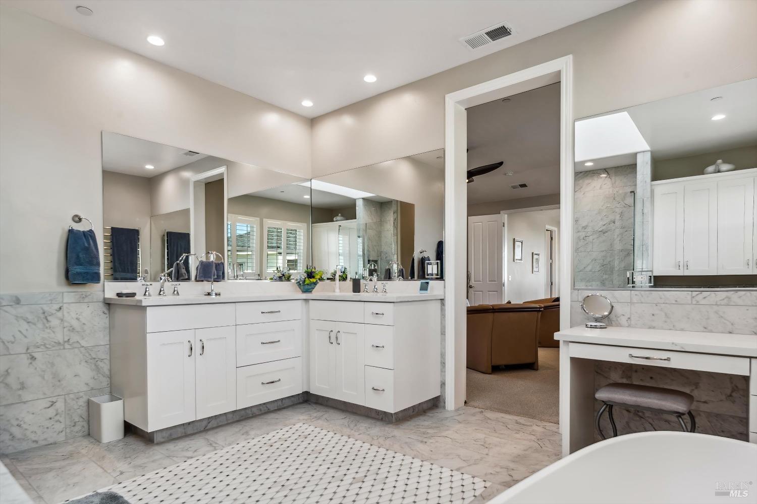 Detail Gallery Image 42 of 57 For 3736 Woodbourne Pl, Santa Rosa,  CA 95403 - 5 Beds | 4/1 Baths