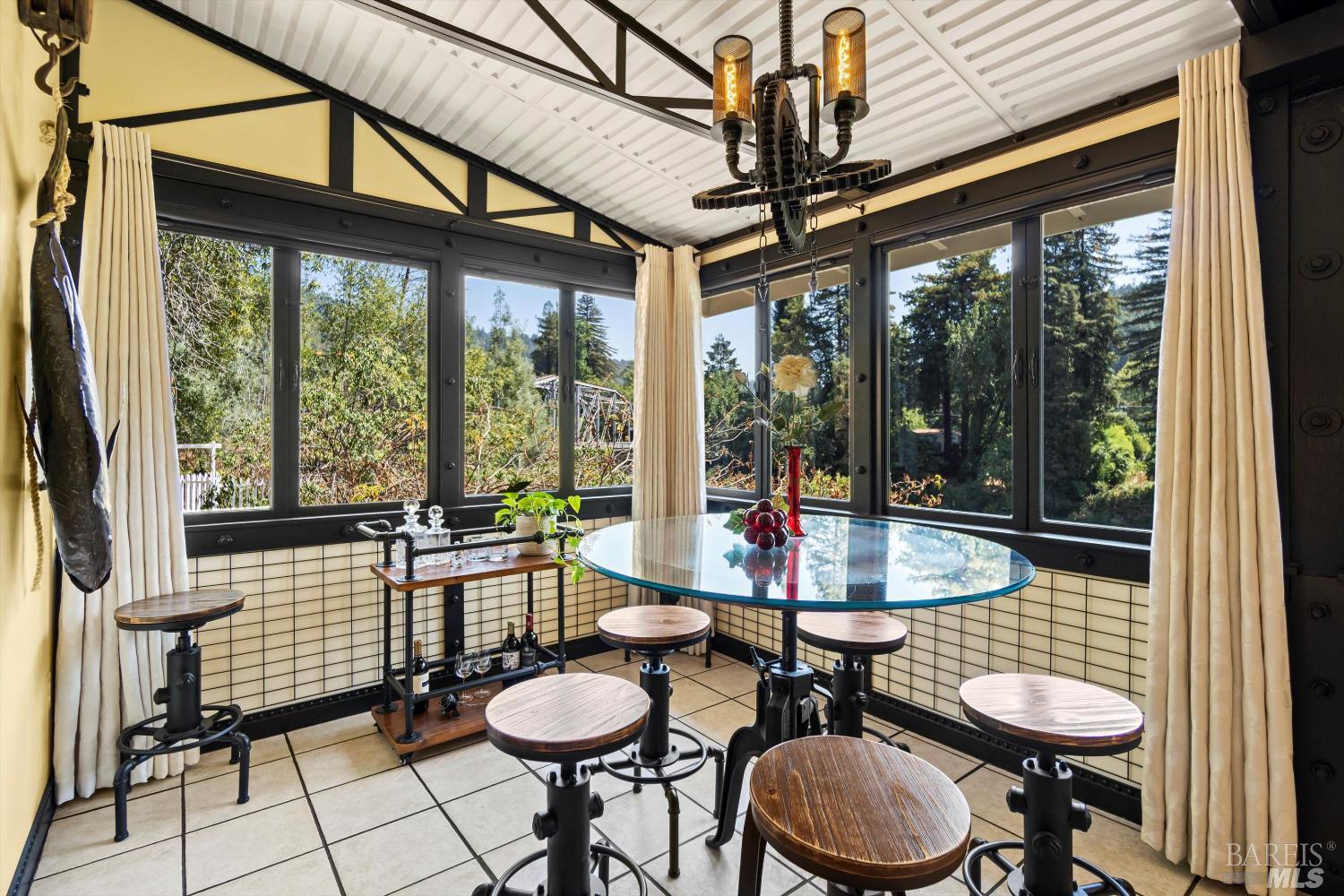 Detail Gallery Image 11 of 66 For 10850 Cosmo Ct, Forestville,  CA 95436 - 4 Beds | 2 Baths