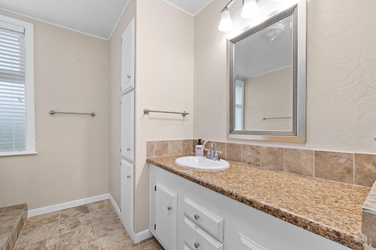 Detail Gallery Image 14 of 36 For 176 Sequoia Cir, Santa Rosa,  CA 95401 - 2 Beds | 2 Baths