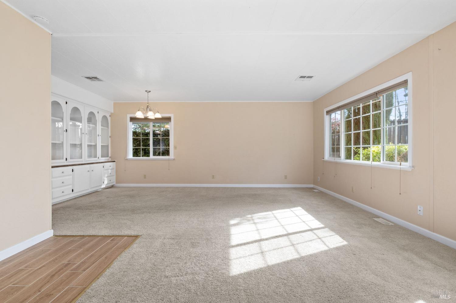 Detail Gallery Image 11 of 36 For 176 Sequoia Cir, Santa Rosa,  CA 95401 - 2 Beds | 2 Baths