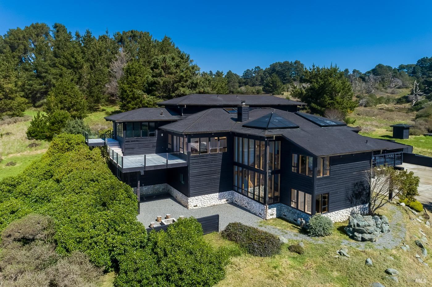 Detail Gallery Image 25 of 51 For 45460 Indian Shoals Rd, Mendocino,  CA 95460 - 4 Beds | 4 Baths