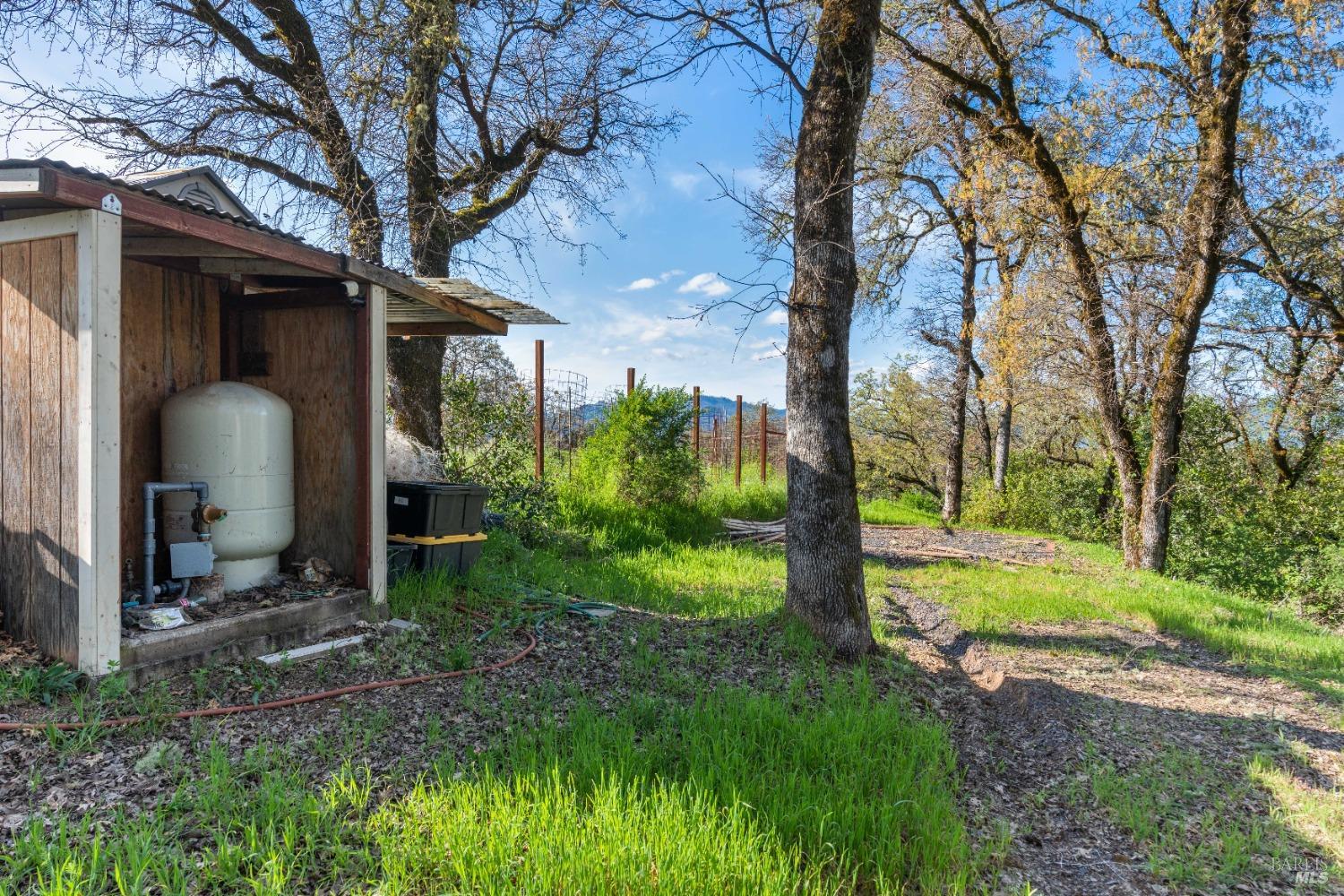 Detail Gallery Image 11 of 17 For 1040 Dusty Rd, Redwood Valley,  CA 95470 - 1 Beds | 1 Baths