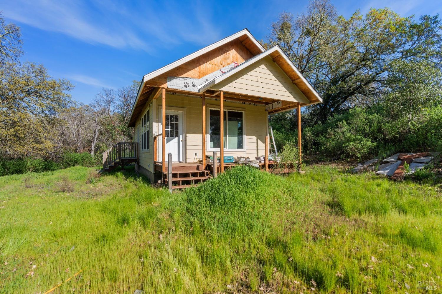 Photo of 1040 Dusty Rd in Redwood Valley, CA