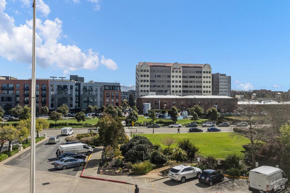 Detail Gallery Image 37 of 45 For 6363 Christie Ave #321,  Emeryville,  CA 94608 - 1 Beds | 1 Baths