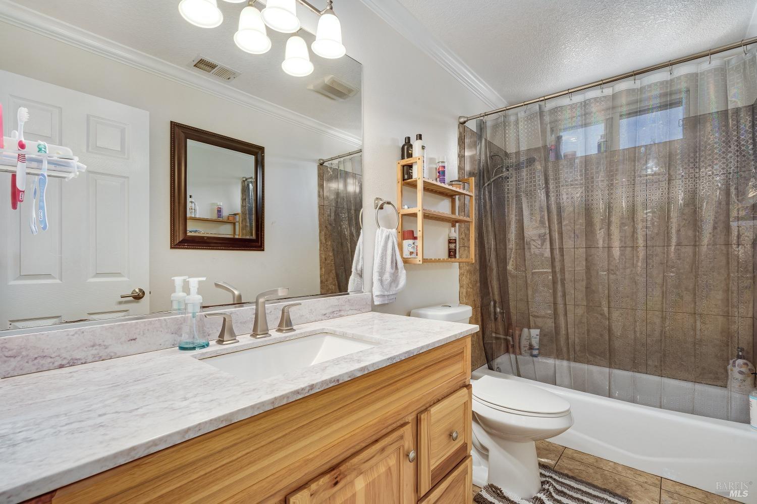Detail Gallery Image 29 of 38 For 8843 Oakfield Ln, Windsor,  CA 95492 - 3 Beds | 2/1 Baths
